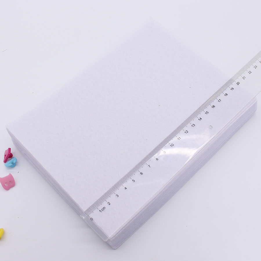 Witte 1mm viltstof voor poppen - Is Sewing A Textile Craft recensie en prijs