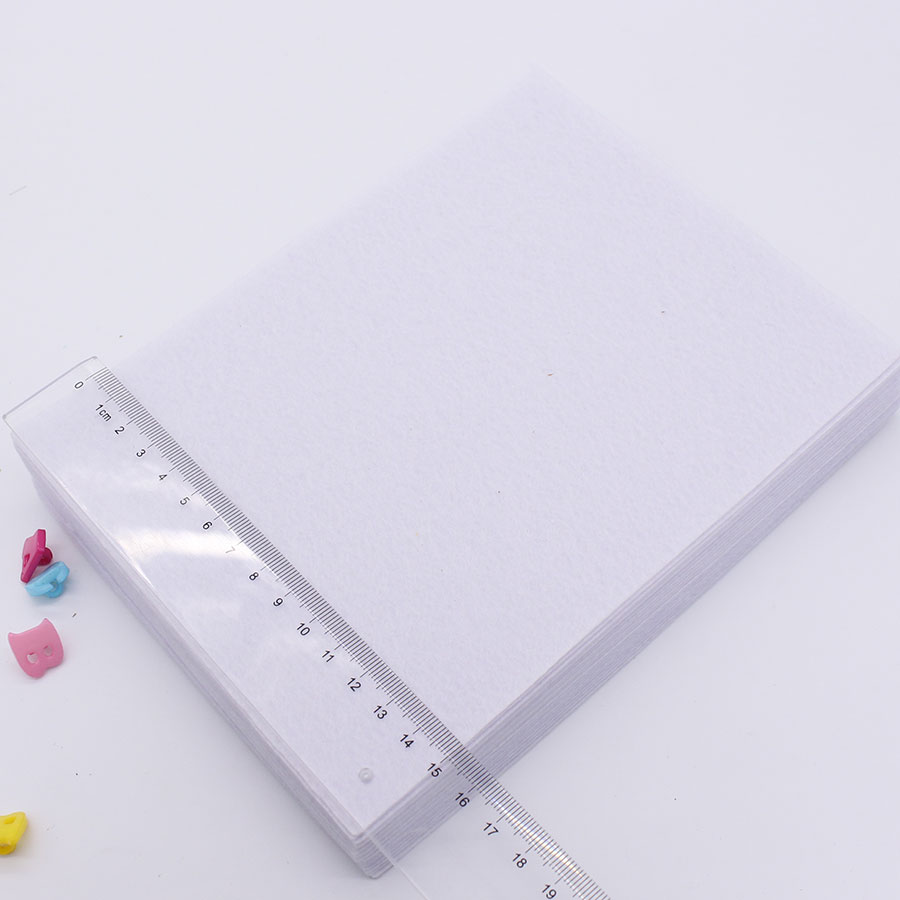 Witte 1mm viltstof voor poppen - Is Sewing A Textile Craft recensie en prijs